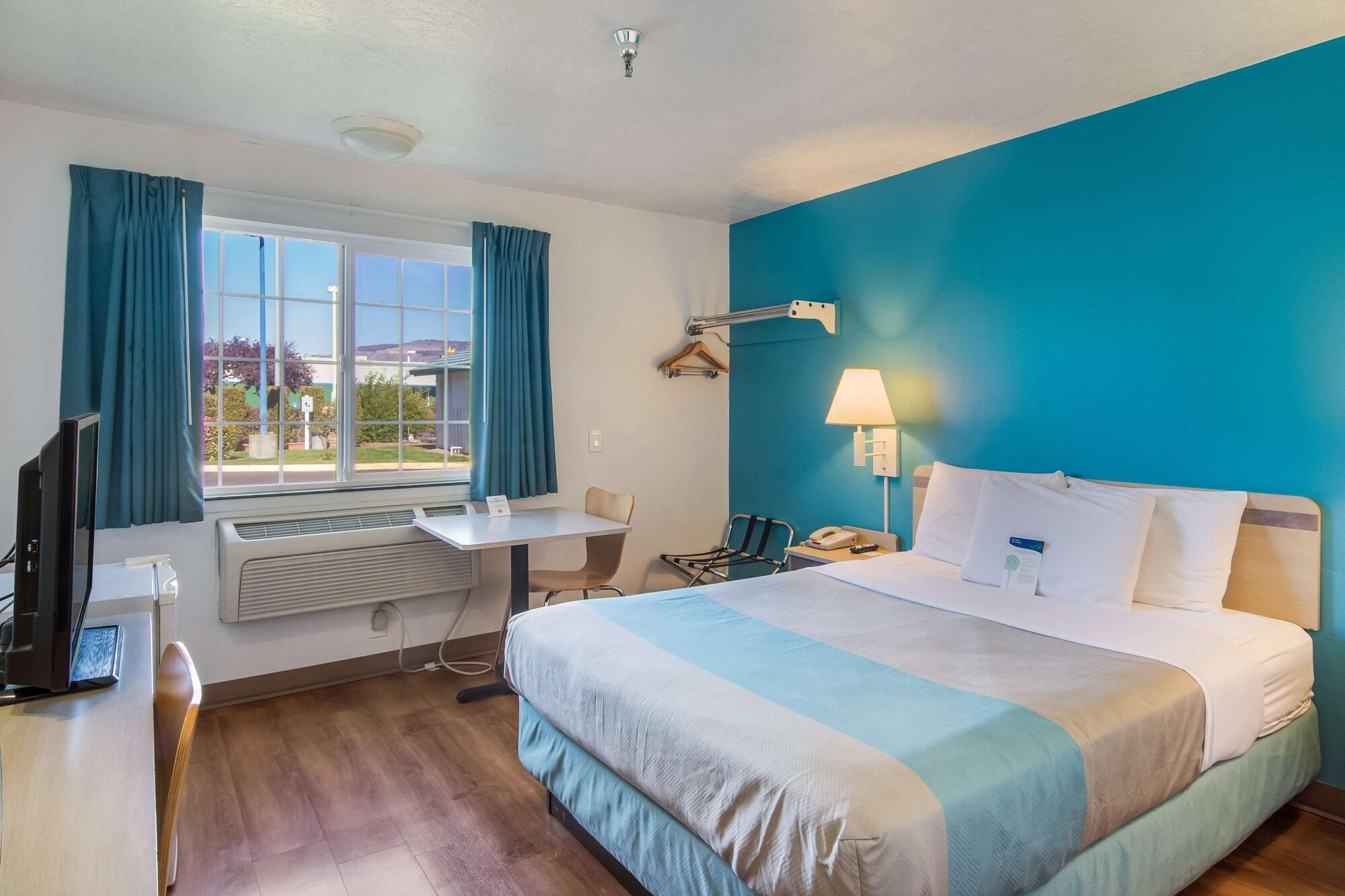 6-the Dalles, Or Hotel